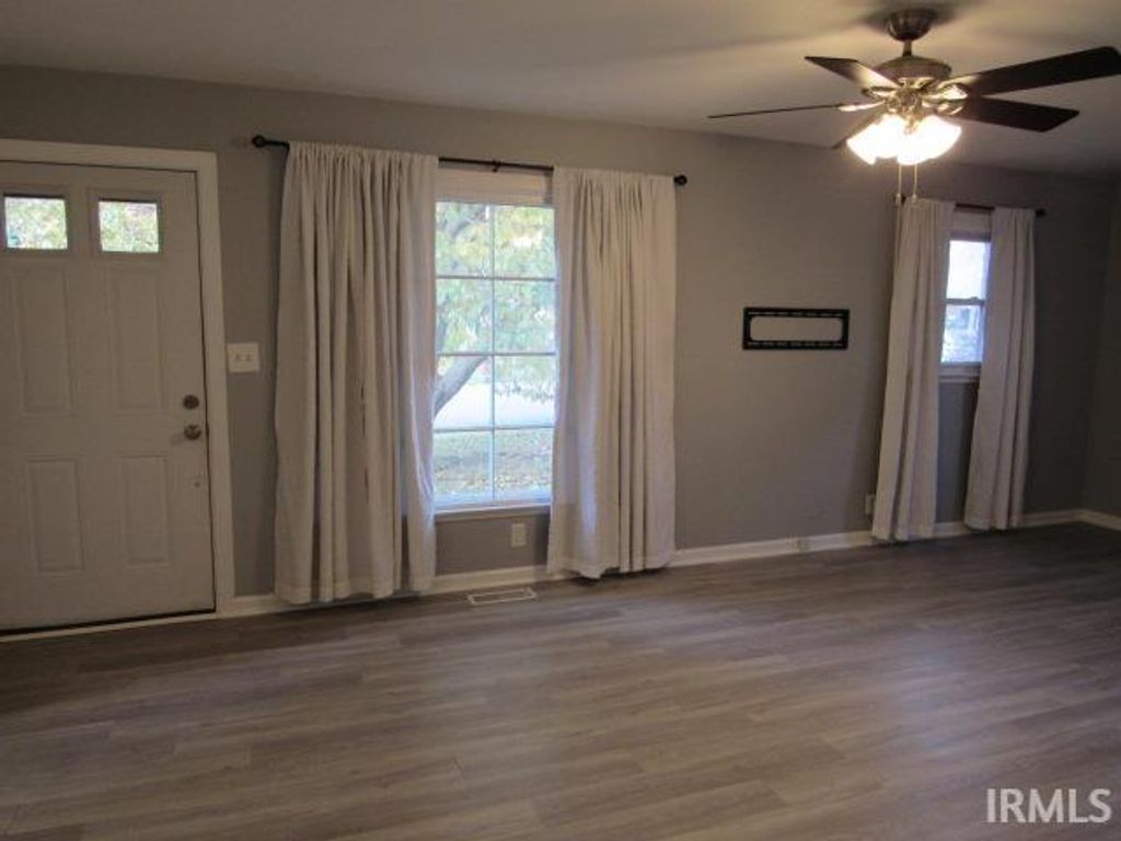 Photo of 348 Audubon Drive, Mount Vernon, IN 47620 (MLS # 202547104)