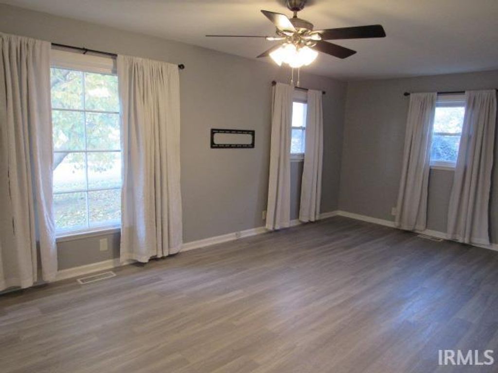 Photo of 348 Audubon Drive, Mount Vernon, IN 47620 (MLS # 202547104)