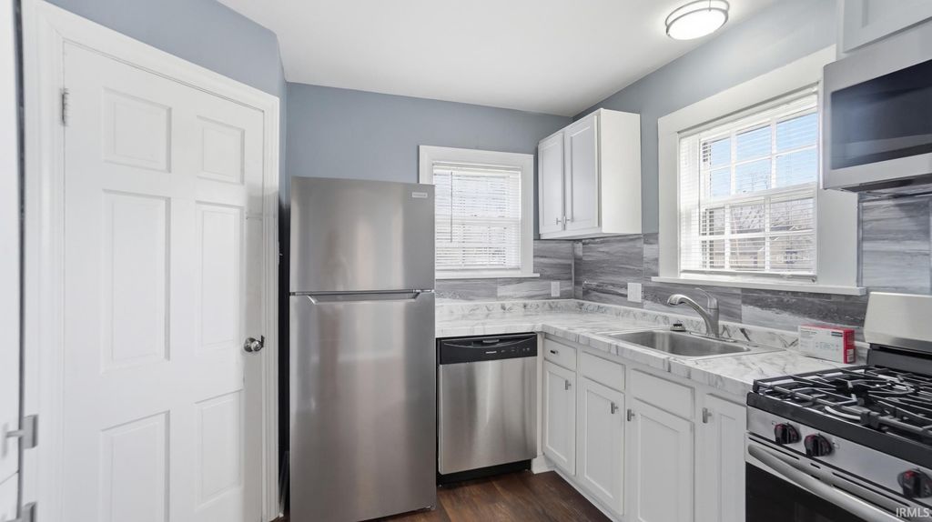 Photo of 4105 Smith Street, Fort Wayne, IN 46806 (MLS # 202609652)