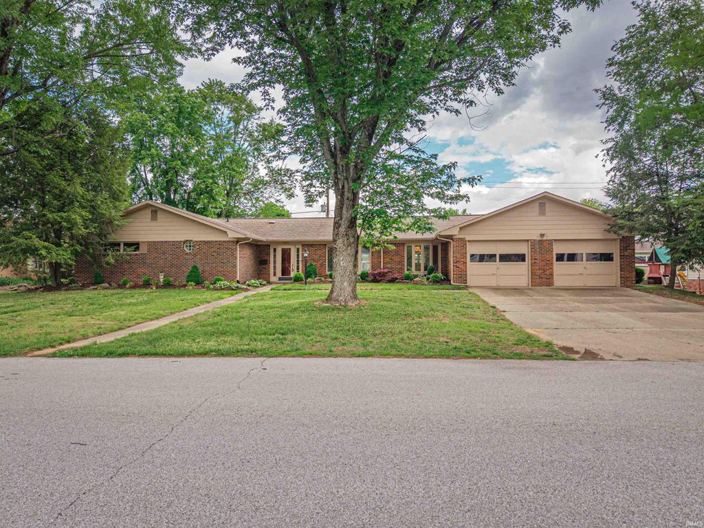Photo of 1616 Burnett Lane, Vincennes, IN 47591 (MLS # 202616471)