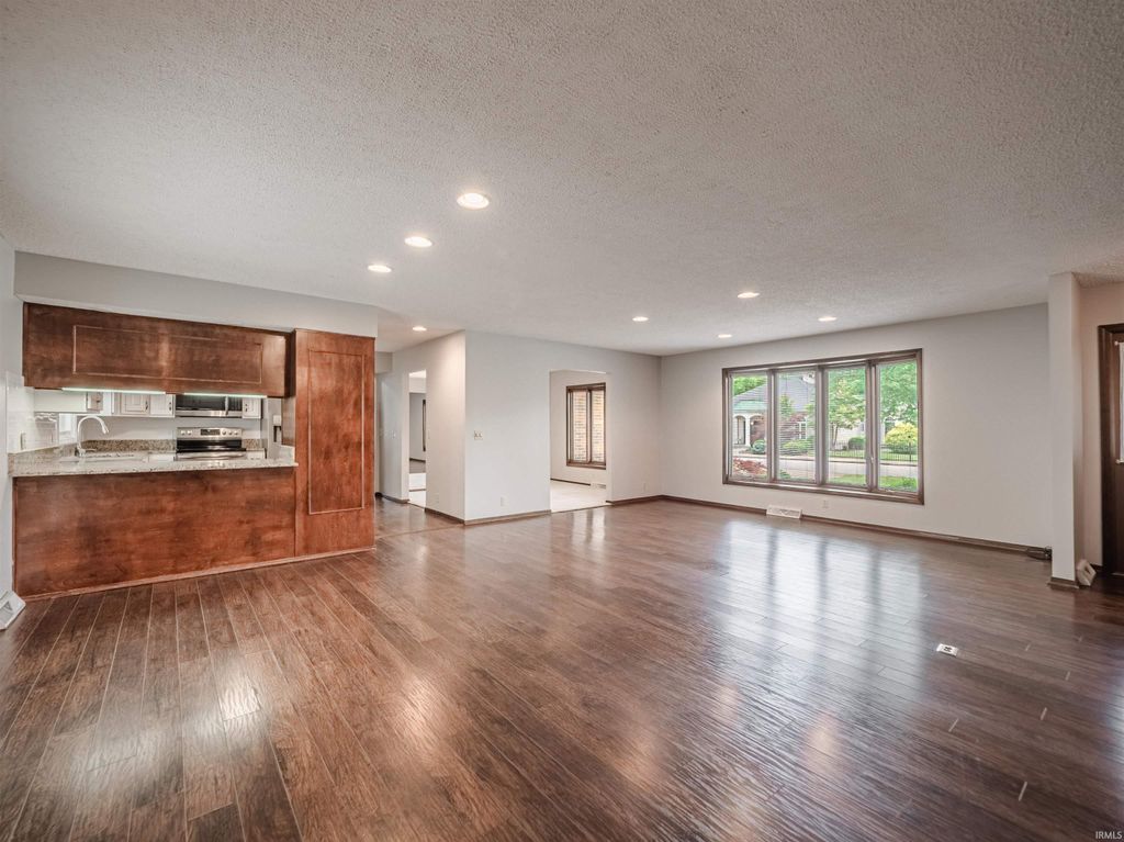 Photo of 1616 Burnett Lane, Vincennes, IN 47591 (MLS # 202616471)