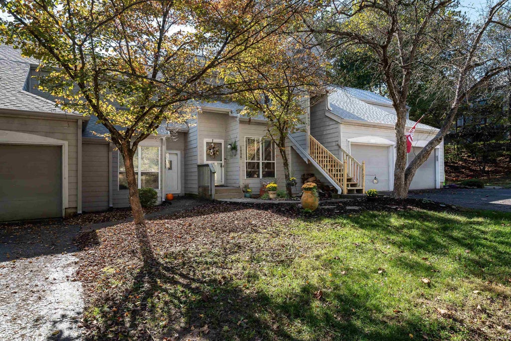 Photo of 1934 E Bay Pointe Drive, Bloomington, IN 47401 (MLS # 202642733)