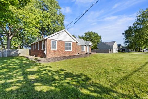 Tiny photo for 203 N Oakland Avenue, Nappanee, IN 46550 (MLS # 202618640)