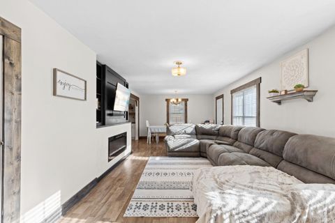 Tiny photo for 203 N Oakland Avenue, Nappanee, IN 46550 (MLS # 202618640)