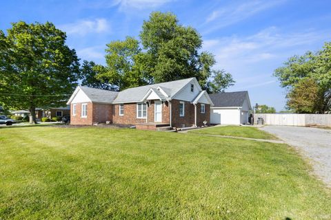 Tiny photo for 203 N Oakland Avenue, Nappanee, IN 46550 (MLS # 202618640)