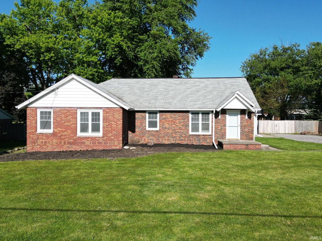 Photo of 203 N Oakland Avenue, Nappanee, IN 46550 (MLS # 202618640)