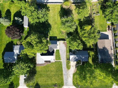 Tiny photo for 203 N Oakland Avenue, Nappanee, IN 46550 (MLS # 202618640)