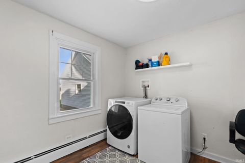 Tiny photo for 203 N Oakland Avenue, Nappanee, IN 46550 (MLS # 202618640)