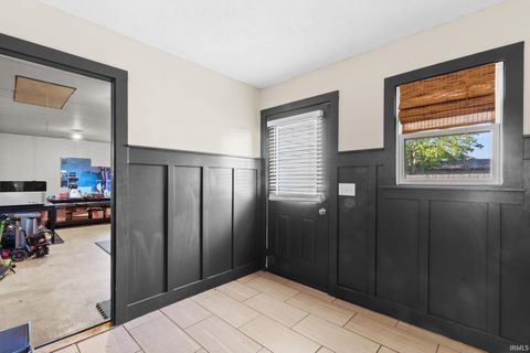 Tiny photo for 203 N Oakland Avenue, Nappanee, IN 46550 (MLS # 202618640)