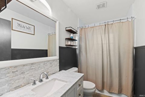 Tiny photo for 203 N Oakland Avenue, Nappanee, IN 46550 (MLS # 202618640)