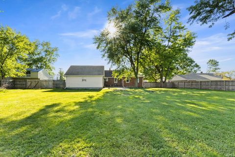 Tiny photo for 203 N Oakland Avenue, Nappanee, IN 46550 (MLS # 202618640)
