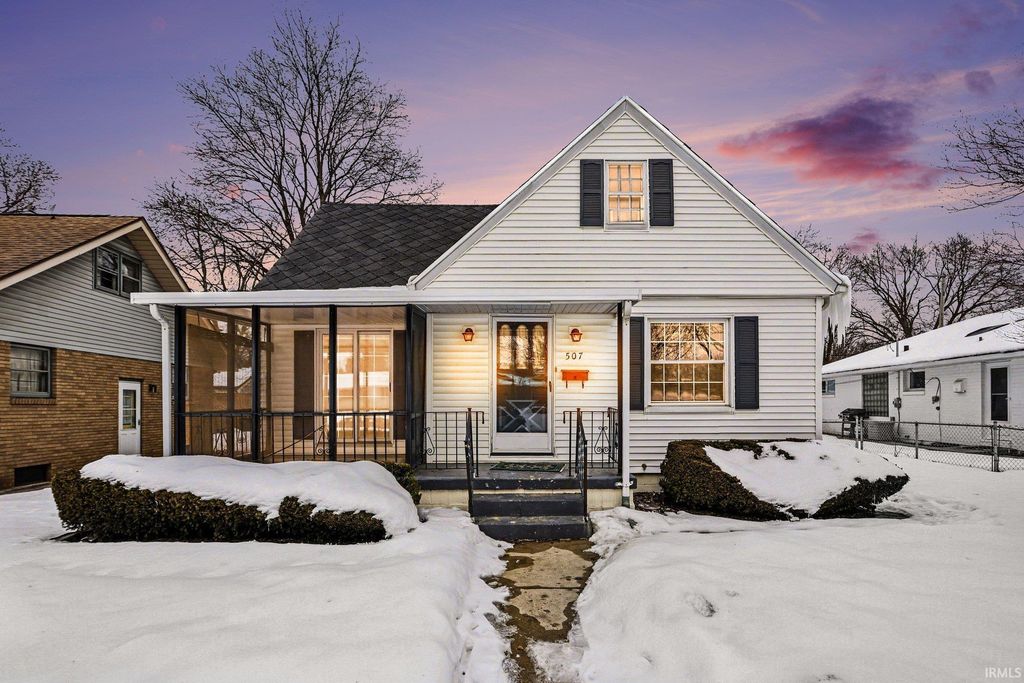 Photo of 507 Parkovash Avenue, South Bend, IN 46617 (MLS # 202604596)