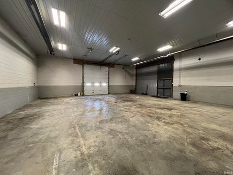 Tiny photo for 1601 N Country Club Road, Muncie, IN 47303 (MLS # 202613116)