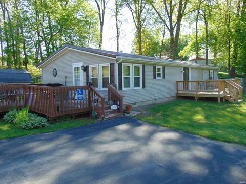 Photo of 3662 E Lake Rd 28W Avenue, Monticello, IN 47960 (MLS # 202618728)
