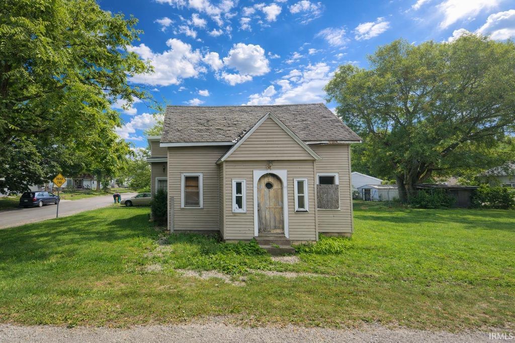 Photo of 927 W 15th Street, Muncie, IN 47302 (MLS # 202609645)