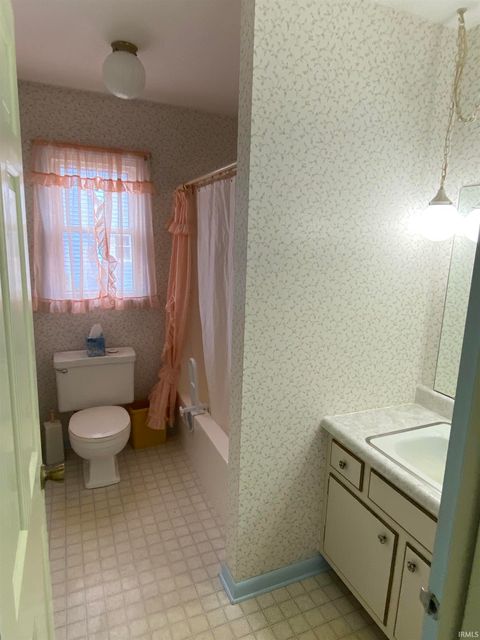 Tiny photo for 1315 Rochester Boulevard, Rochester, IN 46975 (MLS # 202613673)