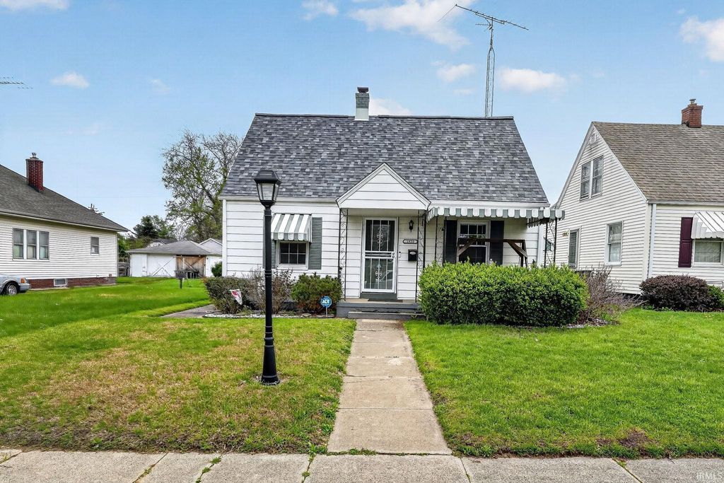 Photo of 1820 Nash Street, South Bend, IN 46613 (MLS # 202615369)