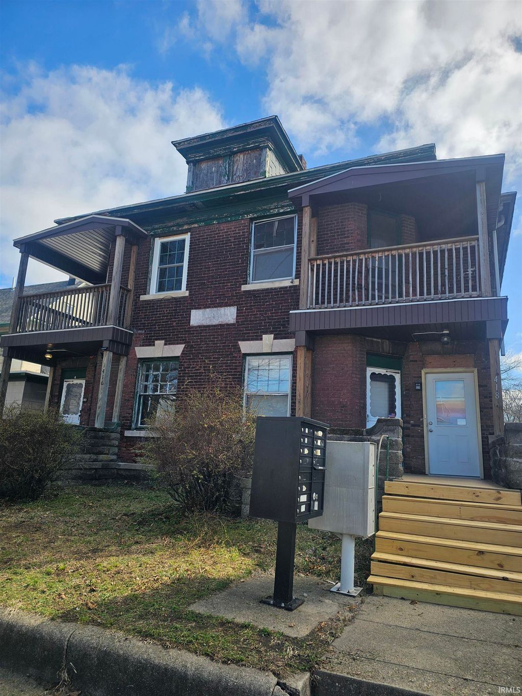 Photo of 416 S 5th Street, Terre Haute, IN 47807 (MLS # 202609828)