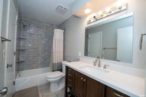 Tiny photo for 200 Royal Avenue, Evansville, IN 47715 (MLS # 202630837)