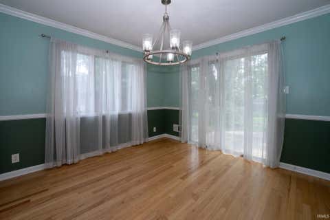 Tiny photo for 200 Royal Avenue, Evansville, IN 47715 (MLS # 202630837)