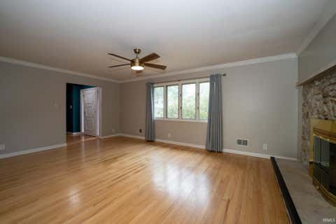 Tiny photo for 200 Royal Avenue, Evansville, IN 47715 (MLS # 202630837)