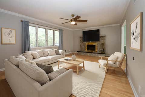 Tiny photo for 200 Royal Avenue, Evansville, IN 47715 (MLS # 202630837)
