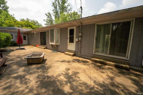 Tiny photo for 200 Royal Avenue, Evansville, IN 47715 (MLS # 202630837)