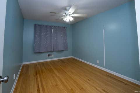 Tiny photo for 200 Royal Avenue, Evansville, IN 47715 (MLS # 202630837)