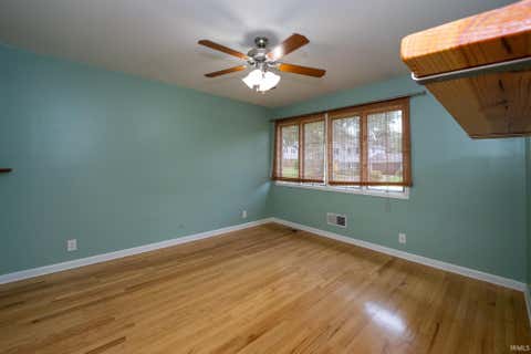 Tiny photo for 200 Royal Avenue, Evansville, IN 47715 (MLS # 202630837)