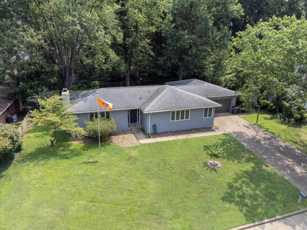 Photo of 200 Royal Avenue, Evansville, IN 47715 (MLS # 202630837)