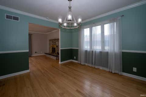Tiny photo for 200 Royal Avenue, Evansville, IN 47715 (MLS # 202630837)