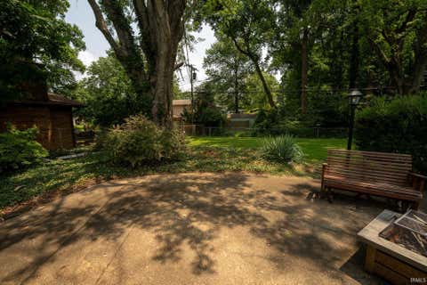 Tiny photo for 200 Royal Avenue, Evansville, IN 47715 (MLS # 202630837)