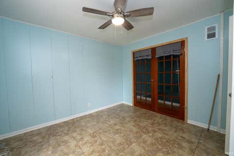 Tiny photo for 200 Royal Avenue, Evansville, IN 47715 (MLS # 202630837)