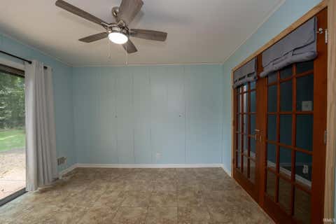 Tiny photo for 200 Royal Avenue, Evansville, IN 47715 (MLS # 202630837)