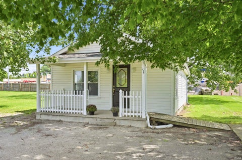 Tiny photo for 1608 N Cherry Street, Hartford City, IN 47348 (MLS # 202635530)
