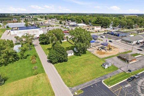 Tiny photo for 1608 N Cherry Street, Hartford City, IN 47348 (MLS # 202635530)