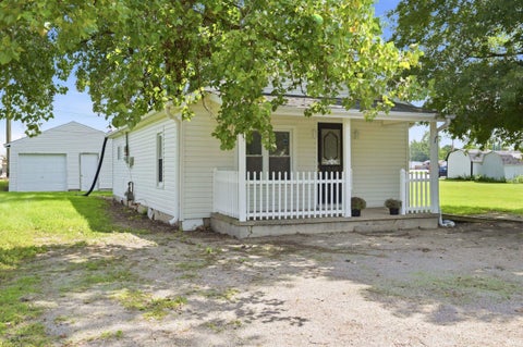 Tiny photo for 1608 N Cherry Street, Hartford City, IN 47348 (MLS # 202635530)