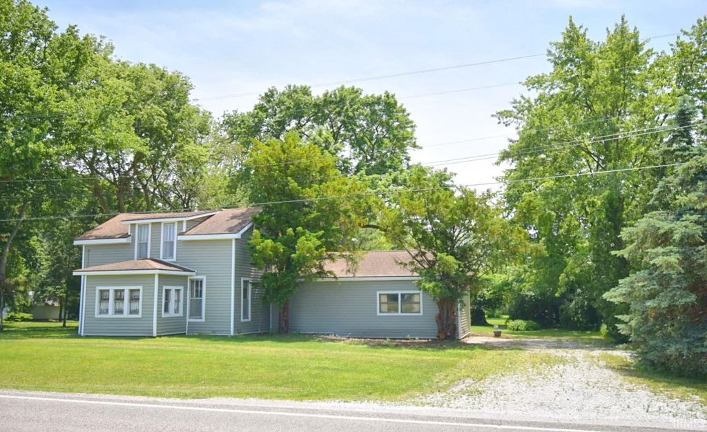 Photo of 518 W State Rd. 18 Road, Fowler, IN 47944 (MLS # 202620274)