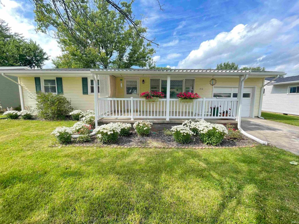 Photo for 316 N Hillcrest Drive, Logansport, IN 46947 (MLS # 202425558)