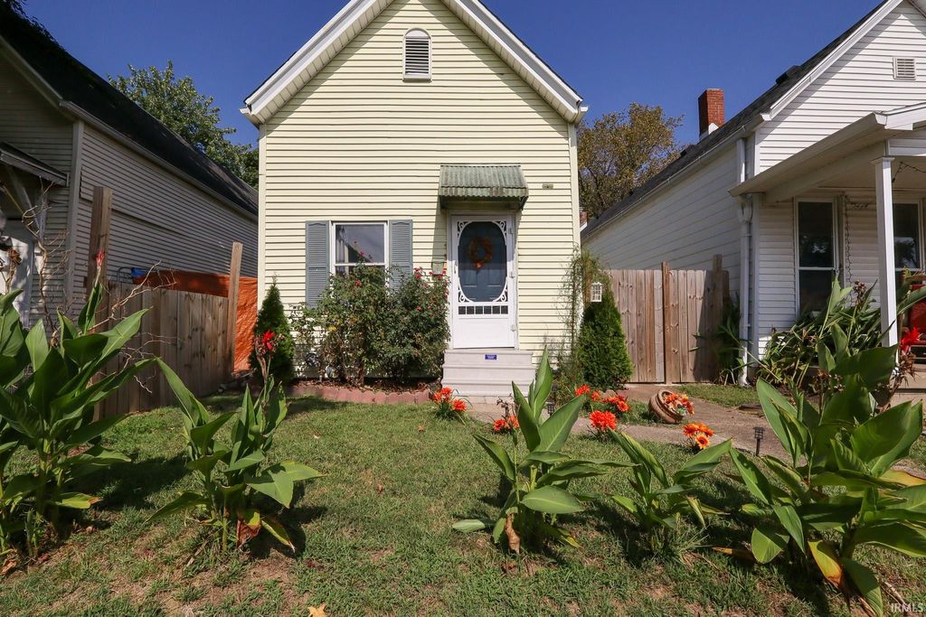 Photo of 2509 W Illinois Street, Evansville, IN 47712 (MLS # 202603105)