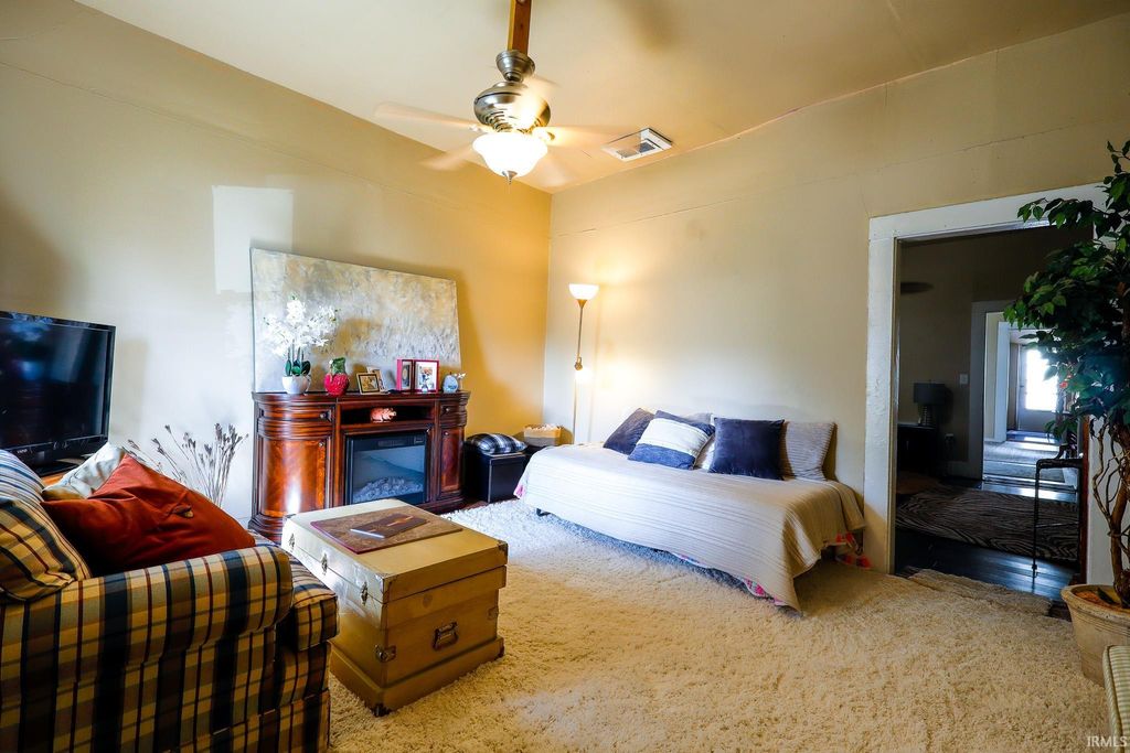 Photo of 2509 W Illinois Street, Evansville, IN 47712 (MLS # 202603105)