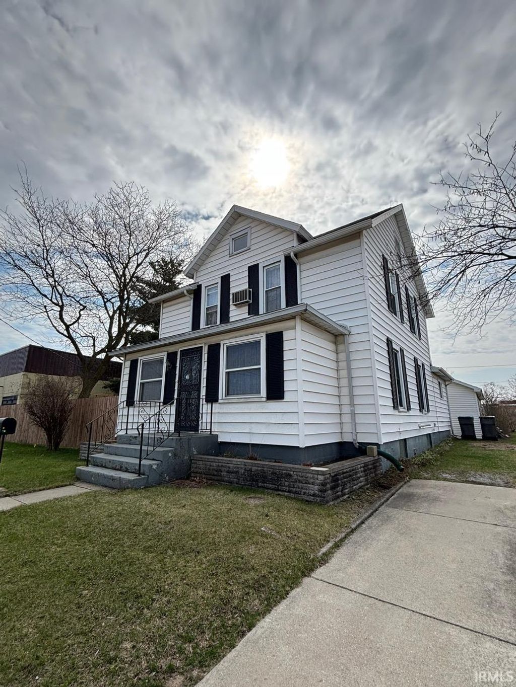 Photo of 2025 Lusher Avenue, Elkhart, IN 46517 (MLS # 202613512)