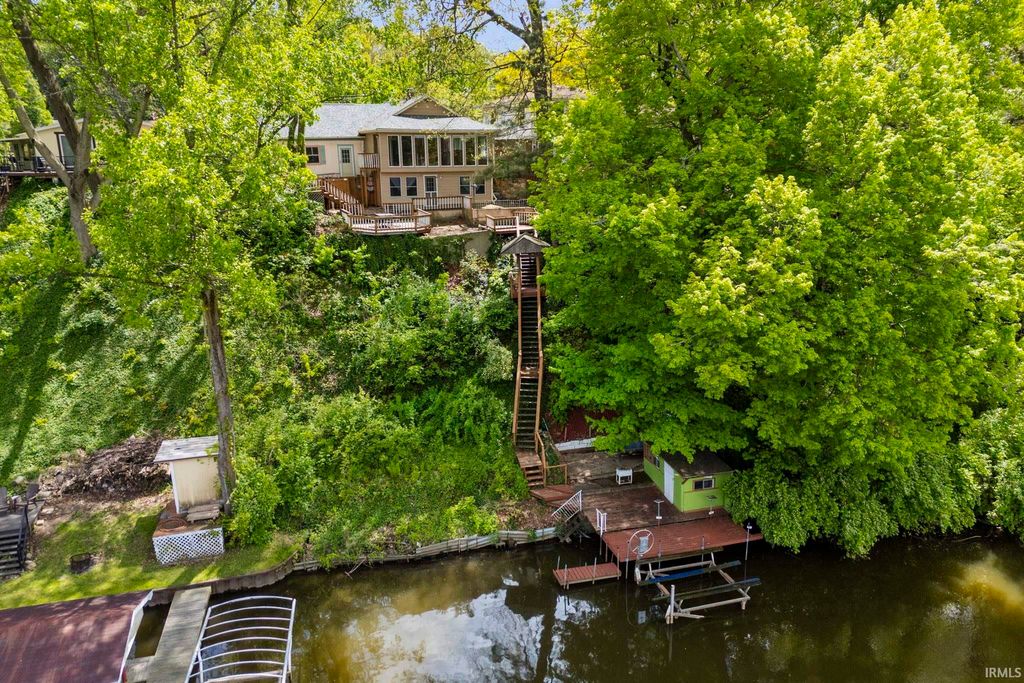 Photo of 318 N Beach Drive, Monticello, IN 47960 (MLS # 202617706)