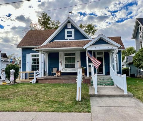 Photo of 652 S Jackson Street, Frankfort, IN 46041 (MLS # 202540658)