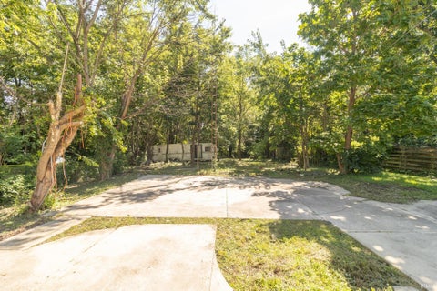 Tiny photo for 1208 N Elm Street, Muncie, IN 47303 (MLS # 202633906)