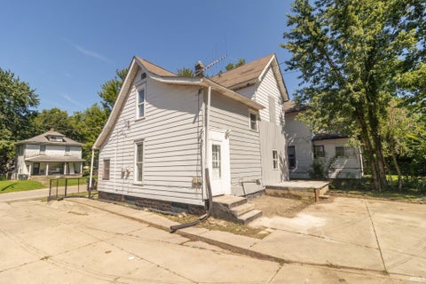 Tiny photo for 1208 N Elm Street, Muncie, IN 47303 (MLS # 202633906)
