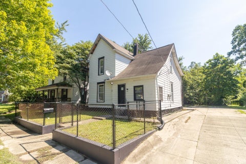 Photo of 1208 N Elm Street, Muncie, IN 47303 (MLS # 202633906)