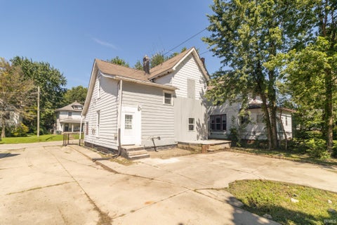 Tiny photo for 1208 N Elm Street, Muncie, IN 47303 (MLS # 202633906)