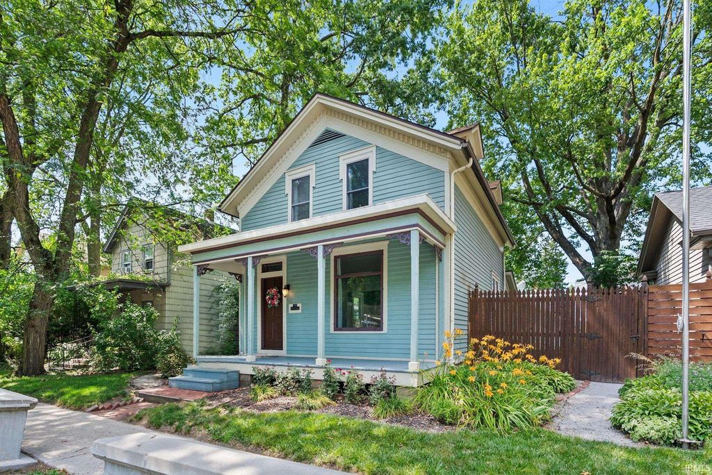Photo of 1310 W Jefferson Boulevard, Fort Wayne, IN 46802 (MLS # 202626536)