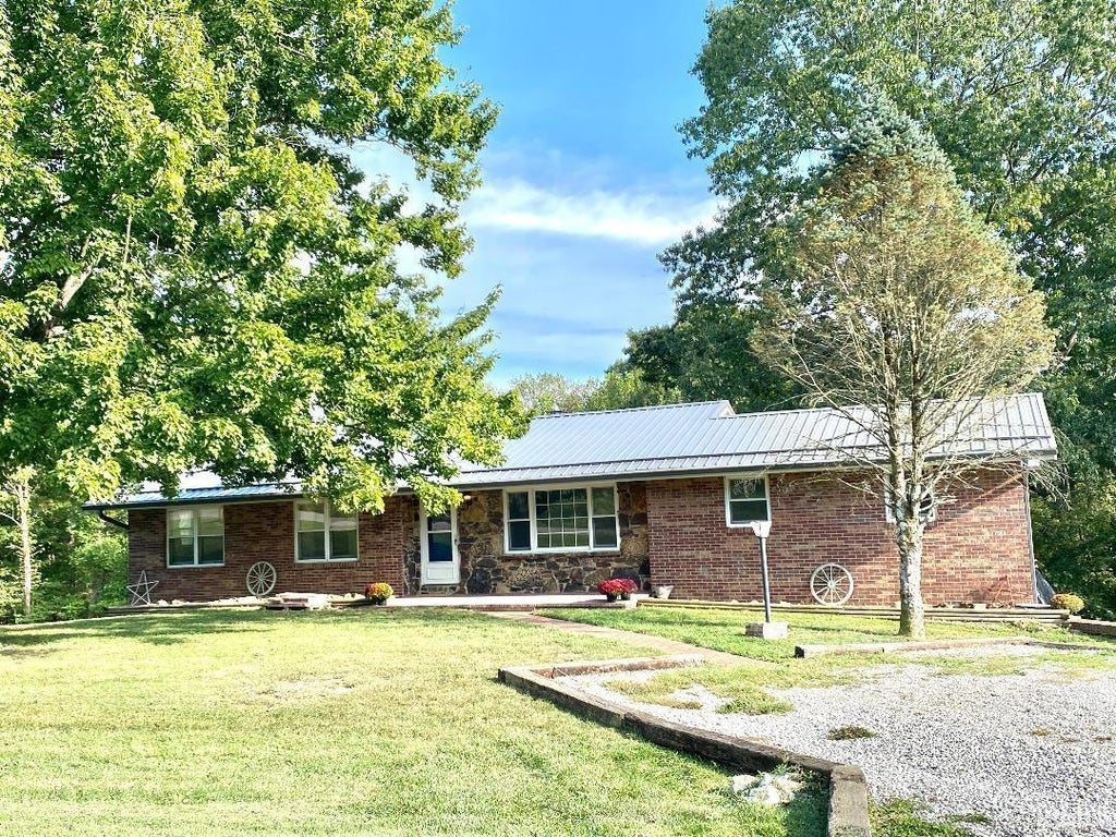 Photo of 1357 S Hasler Road, Bloomfield, IN 47424 (MLS # 202641103)